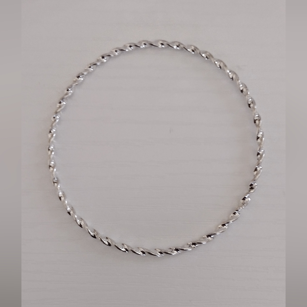 Single Twisted Bangle